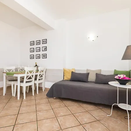 Apartament Laura *
