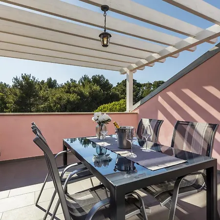 Apartament Laura *