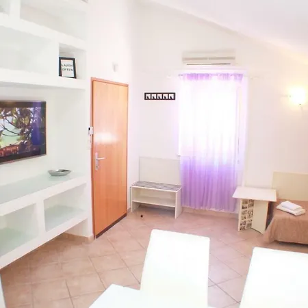 Laura Apartament